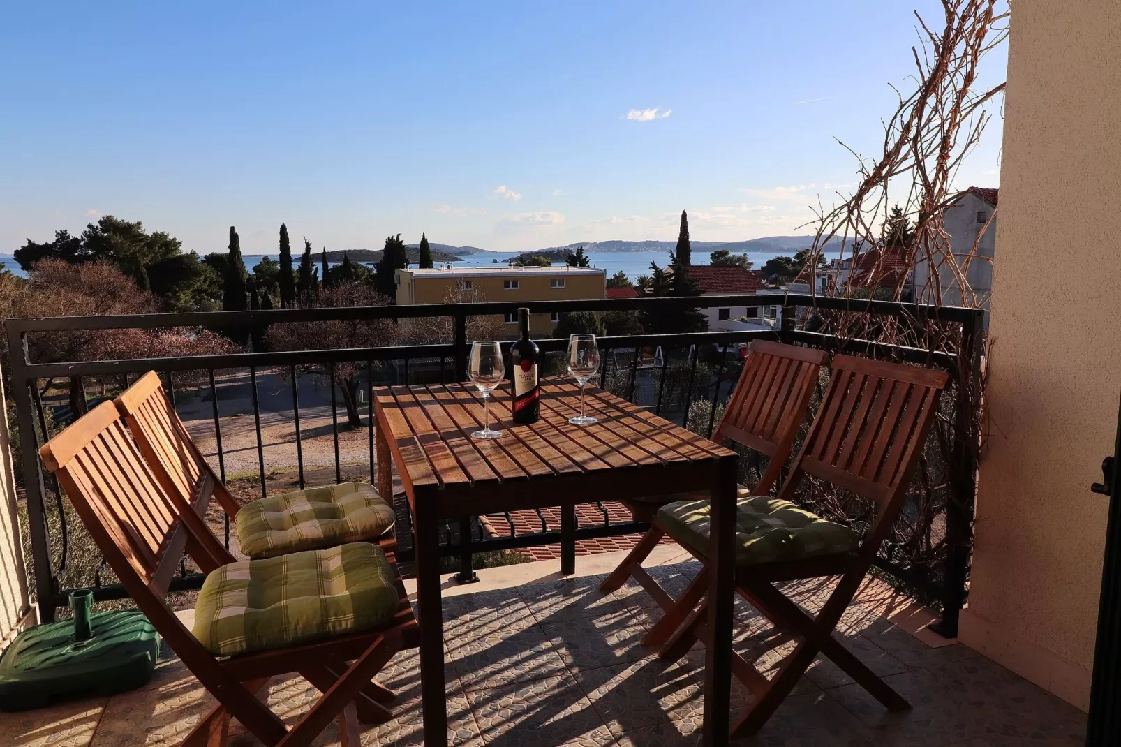 Apartments Trstenica-Standard Two Bedroom Apartment with Balcony and Sea View ( H )-Terrasbalkon