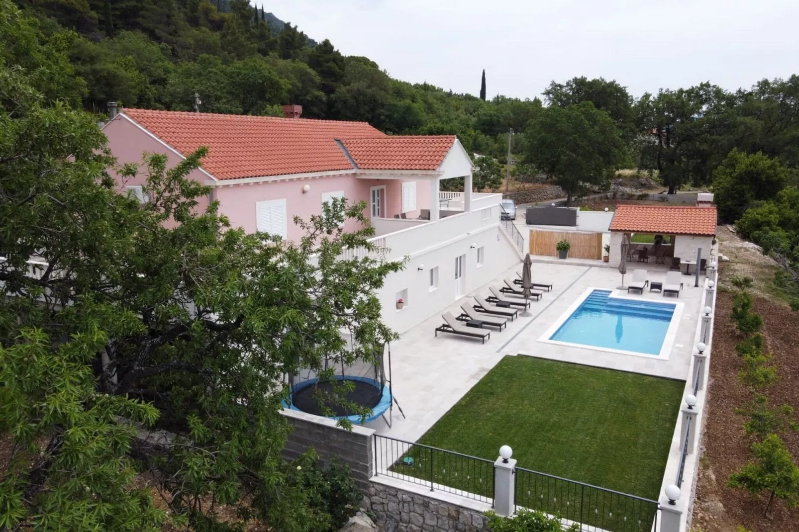 Villa Dragić- Four Bedroom Villa with Swimming Pool, Terrace and Sea View-Uitzicht