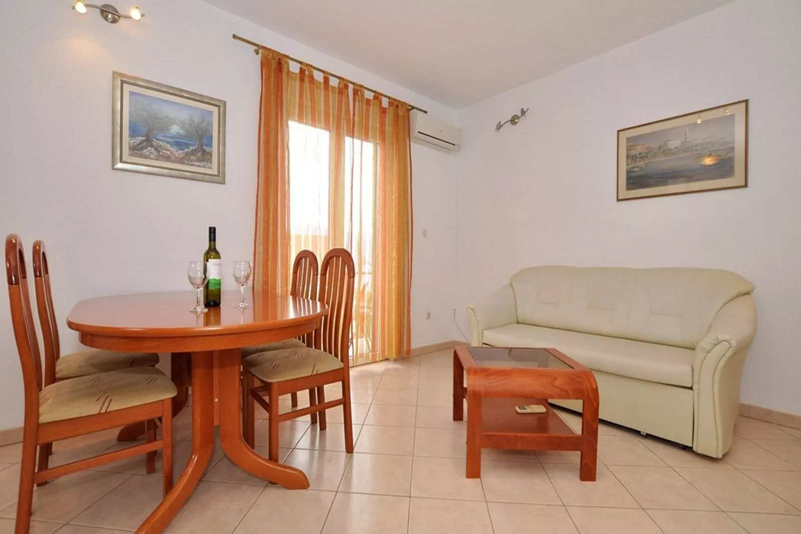 Apartments Seagull - Comfort Two Bedroom Apartment with Sea View Balcony (Tonko)-Eetkamer