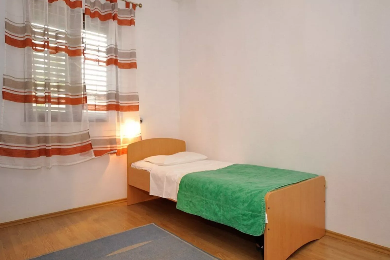 Apartments Seagull - Comfort Two Bedroom Apartment with Sea View Balcony (Tonko)-Slaapkamer