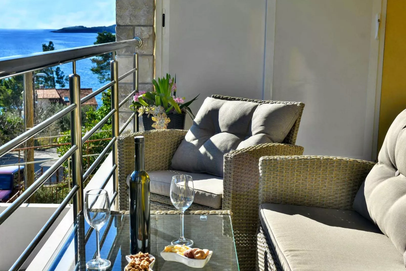 Fancy Apartments Dream - Modern One Bedroom Apartment with Balcony and Sea View ( 3 )