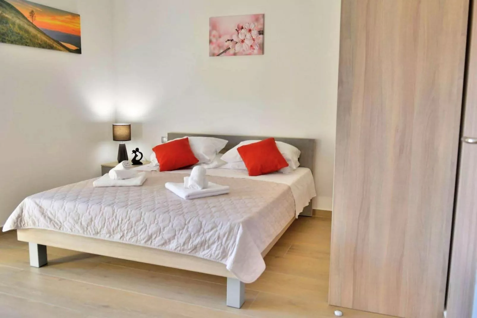 Fancy Apartments Dream - Modern One Bedroom Apartment with Balcony and Sea View ( 3 )-Slaapkamer