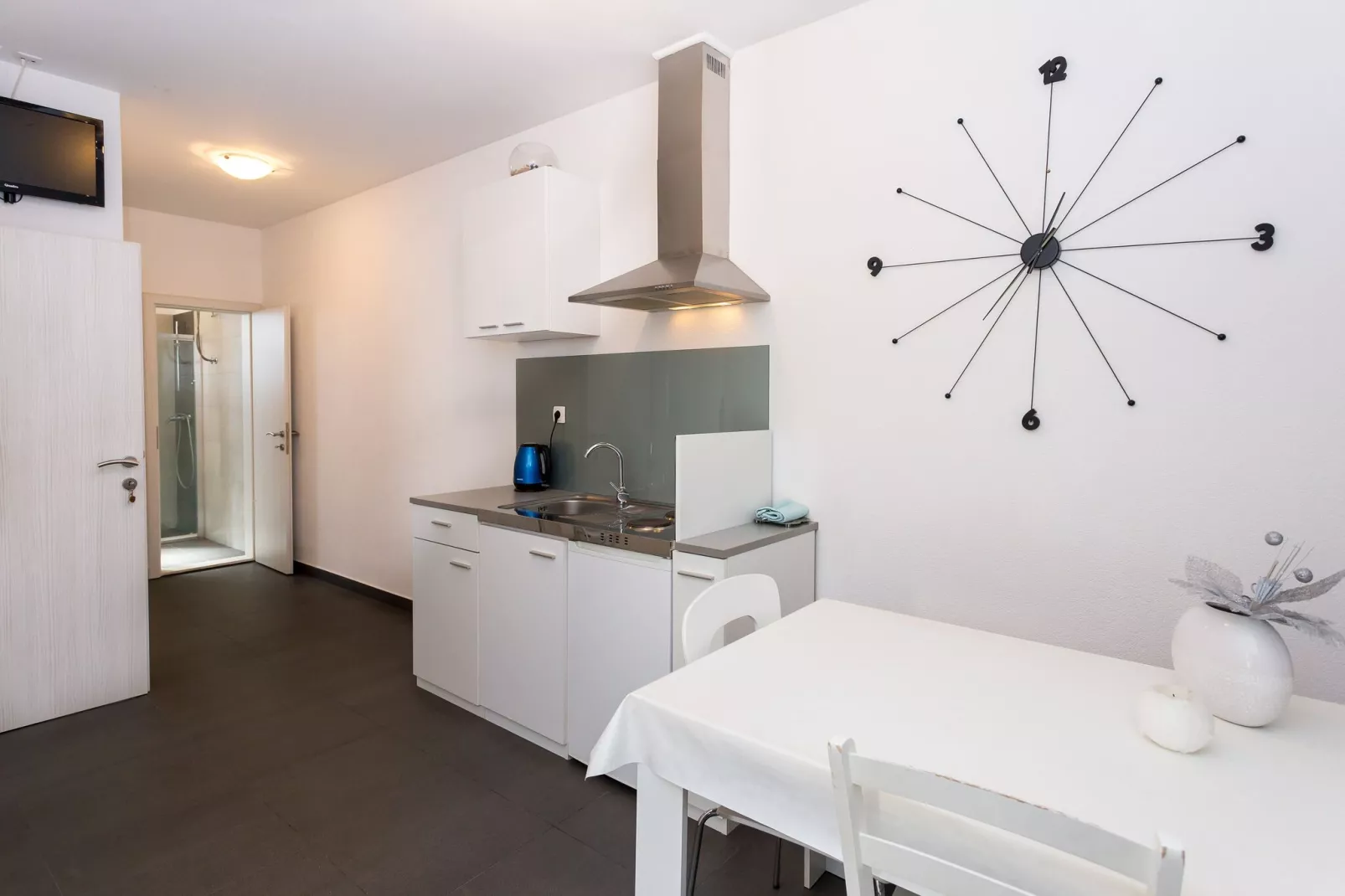 Apartments Magdales - Two Bedroom Apartment with Balcony A1