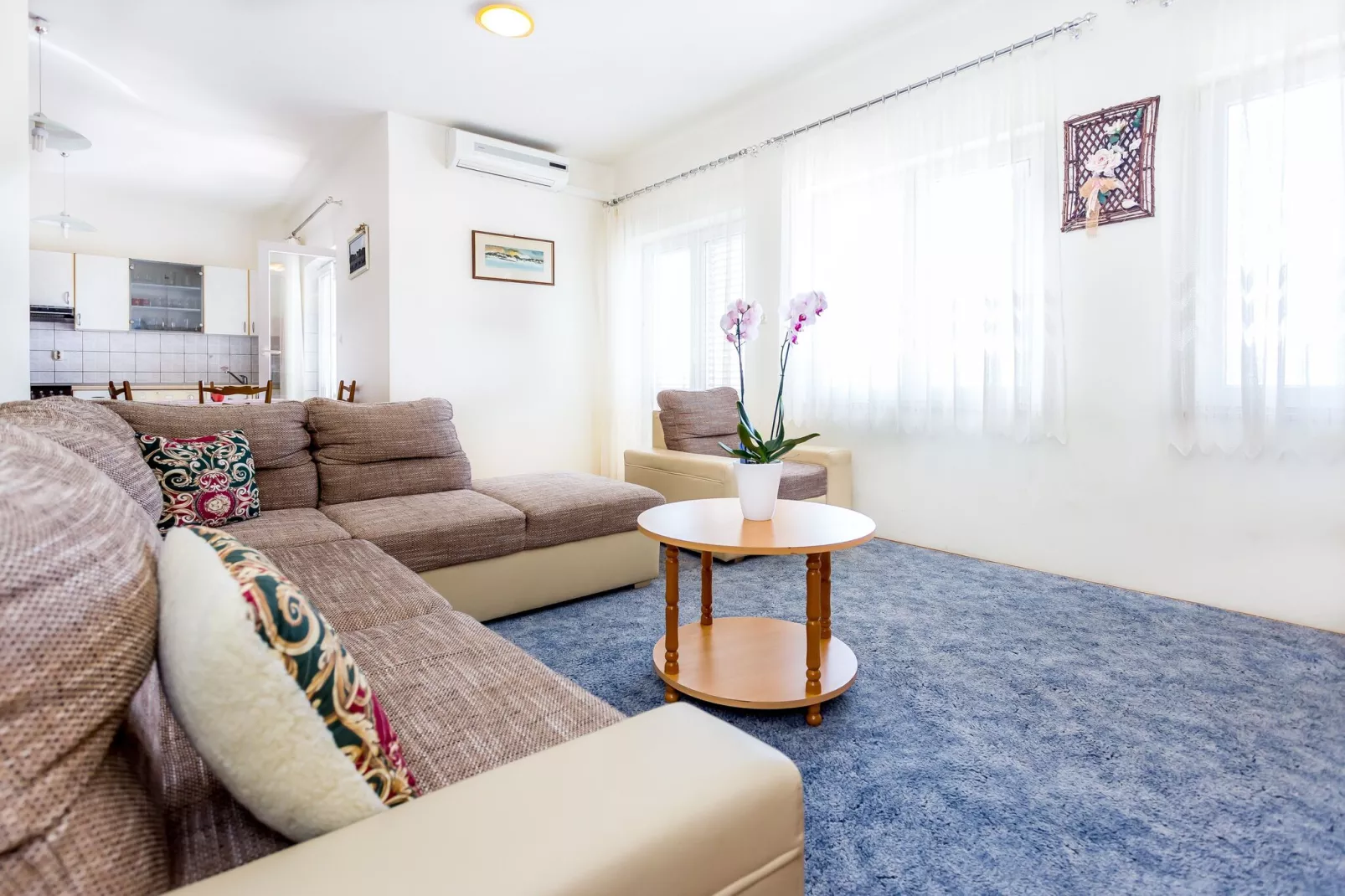 Apartments Magdales - Comfort Three Bedroom Apartment with Balcony A2