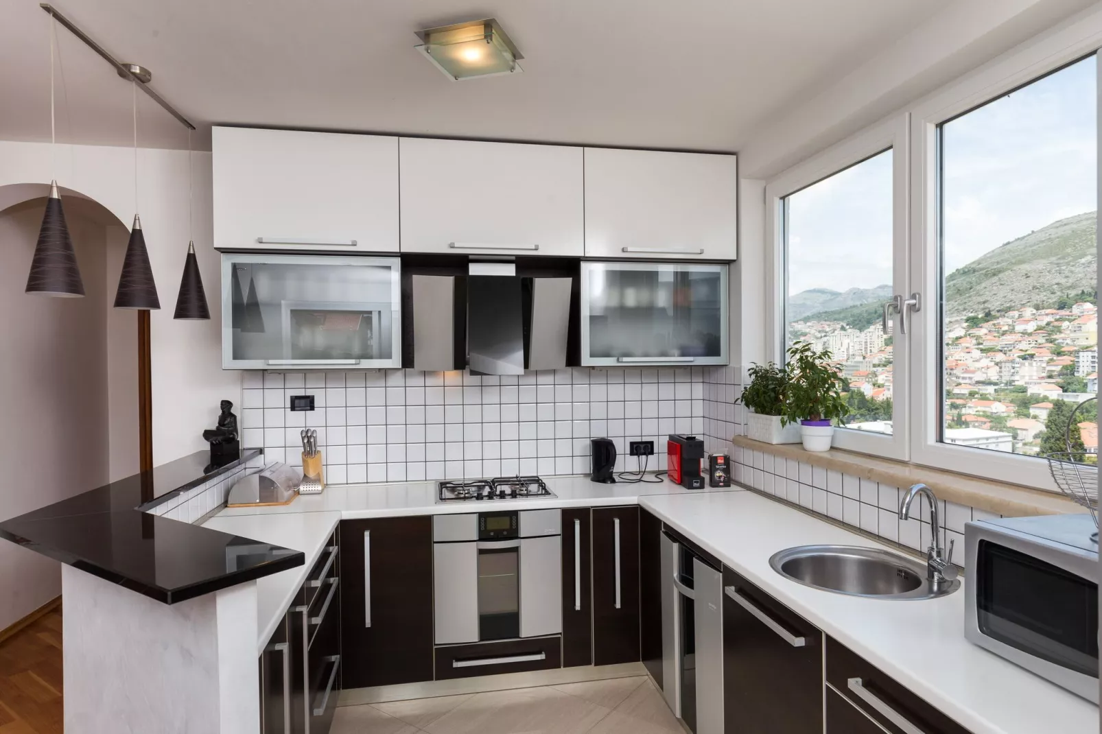 Apartment The Big Chill - Three Bedroom Apartment with Terrace, Balcony and Jacuzzi-Keuken