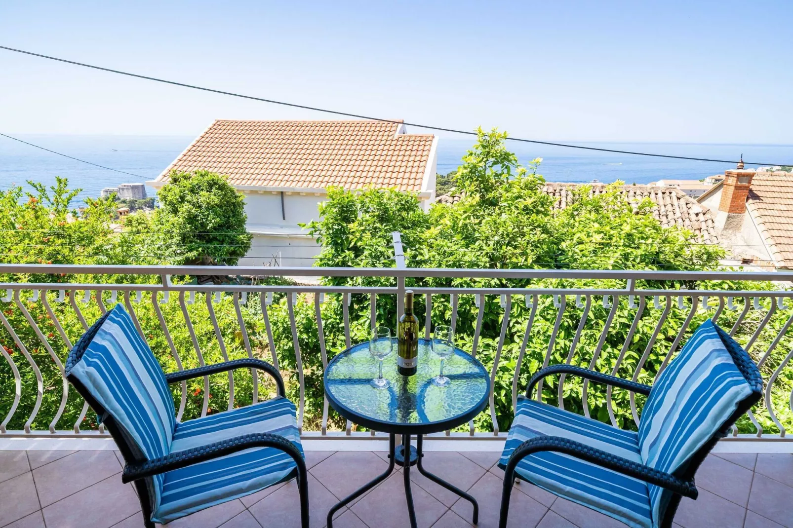 Apartments Stella - Three-Bedroom Apartment with Balcony and Terrace-Terrasbalkon