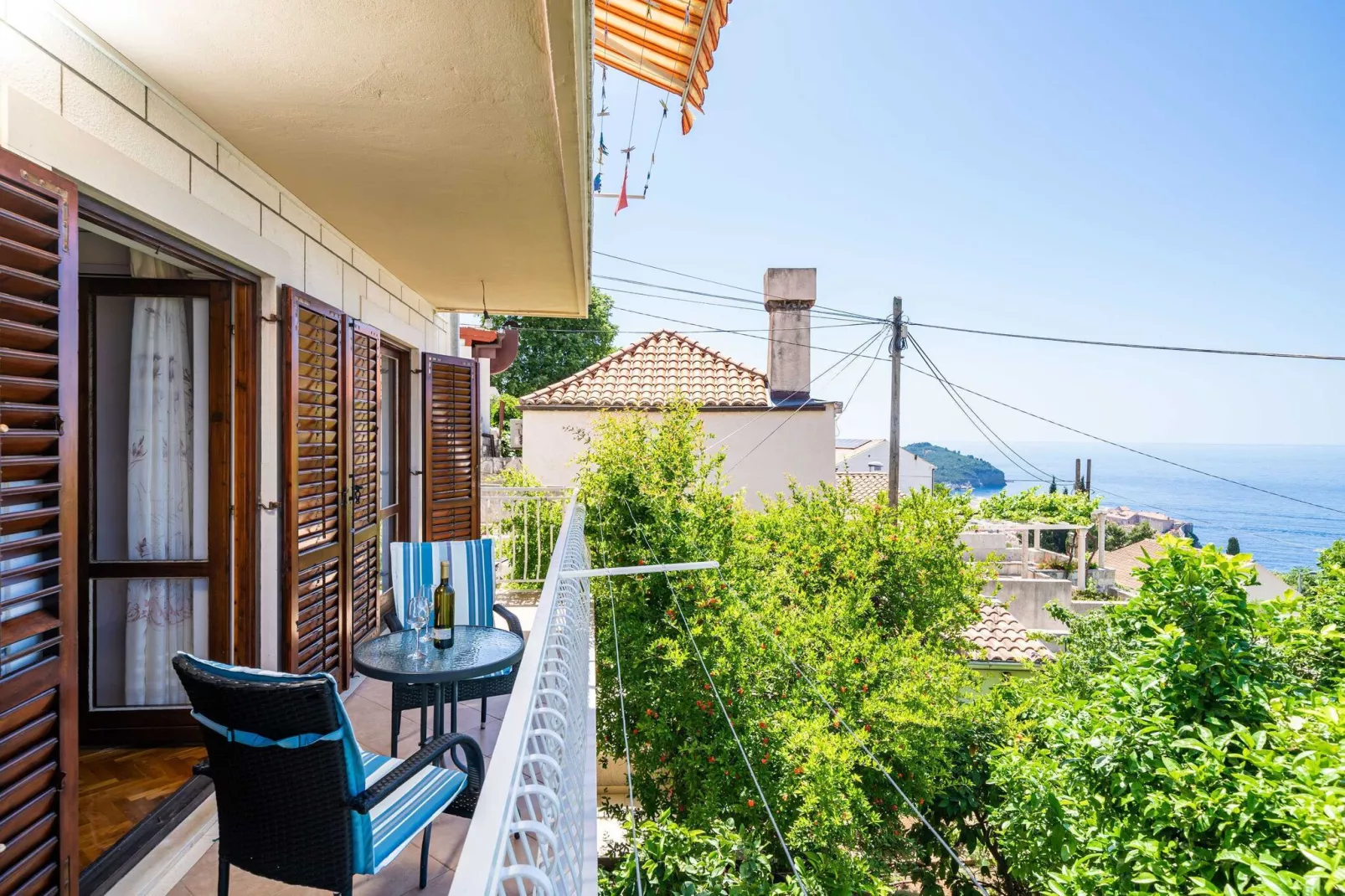 Apartments Stella - Three-Bedroom Apartment with Balcony and Terrace-Terras