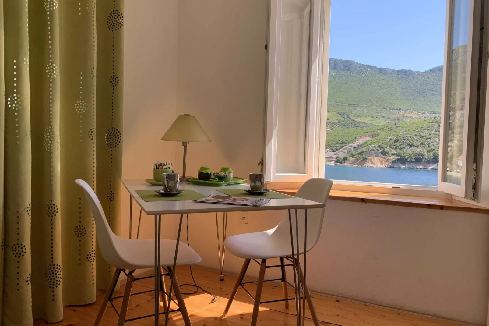 Just by the Sea Apartments- One Bedroom Apartment with Sea View-Uitzicht