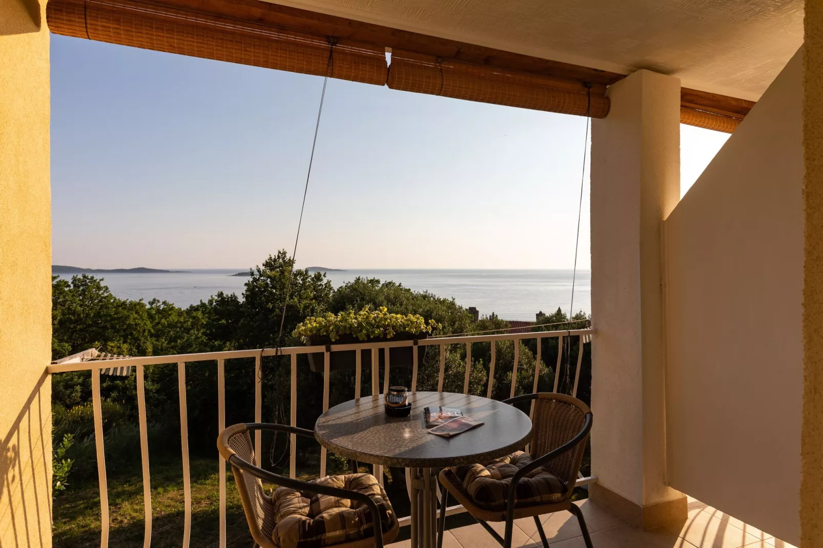 Apartments Belenum - Comfort Double Room with Balcony and Sea View (no.1)-Terrasbalkon