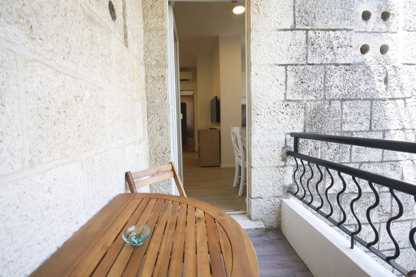 Apartment Goge - One-Bedroom Apartment with Balcony-Terrasbalkon