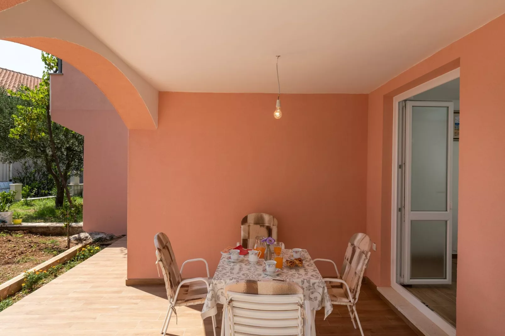 Apartment Nike - Two-Bedroom Apartment with Terrace-Terras