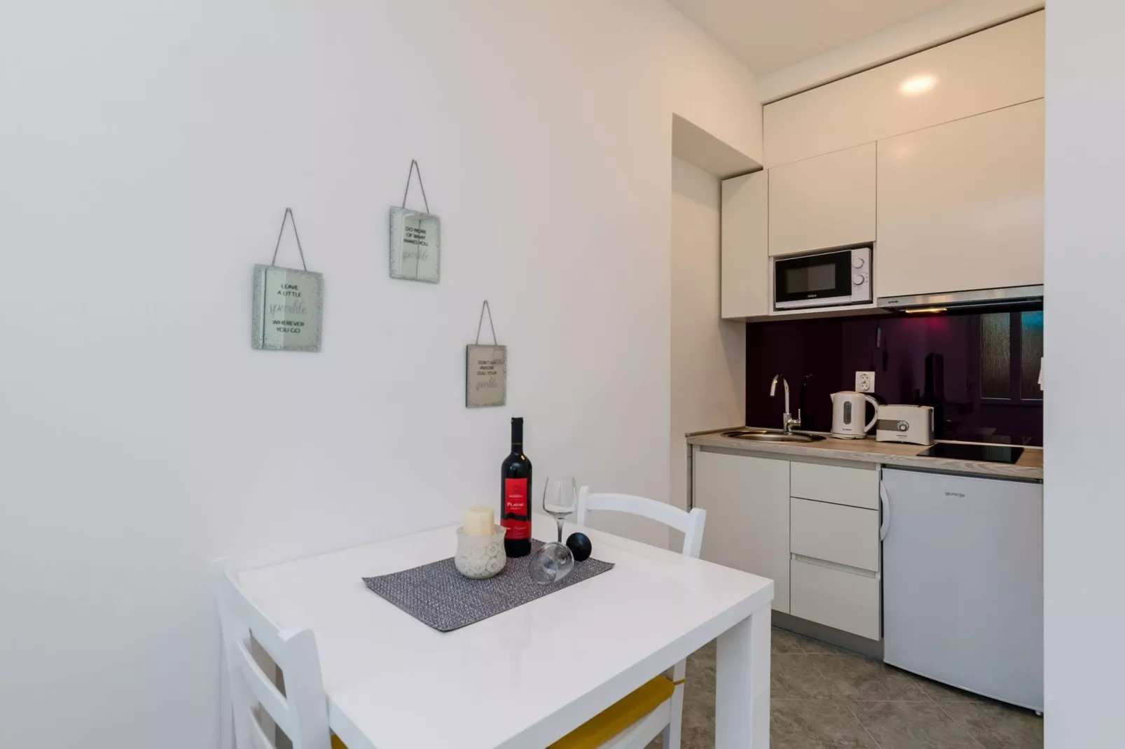 Apartments  L&M - Studio Apartment with Terrace (Vlahinić)