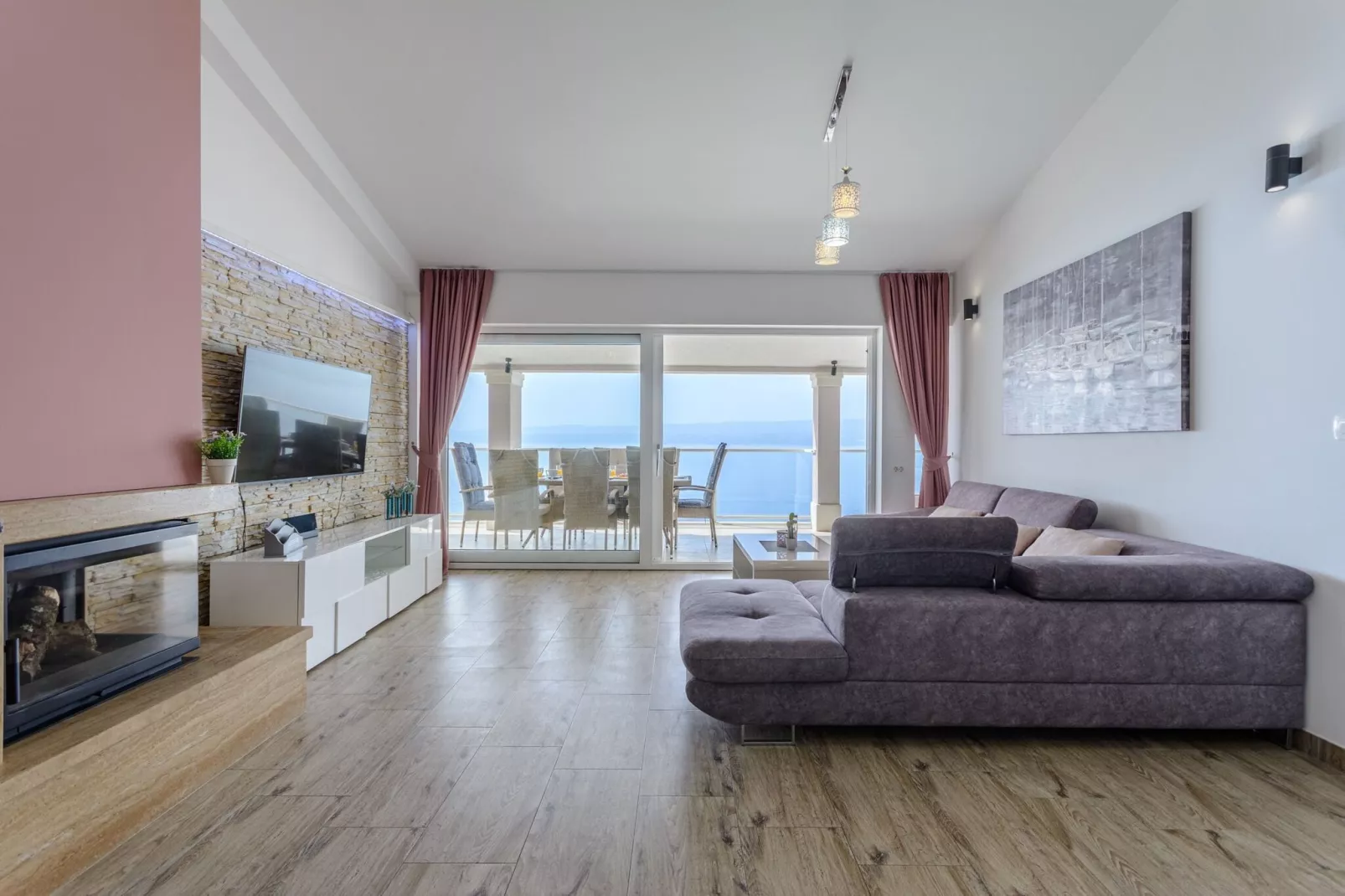 Apartments Hope (Dugi Rat) - Three-Bedroom Apartment with Jacuzzi and Terrace with Sea View