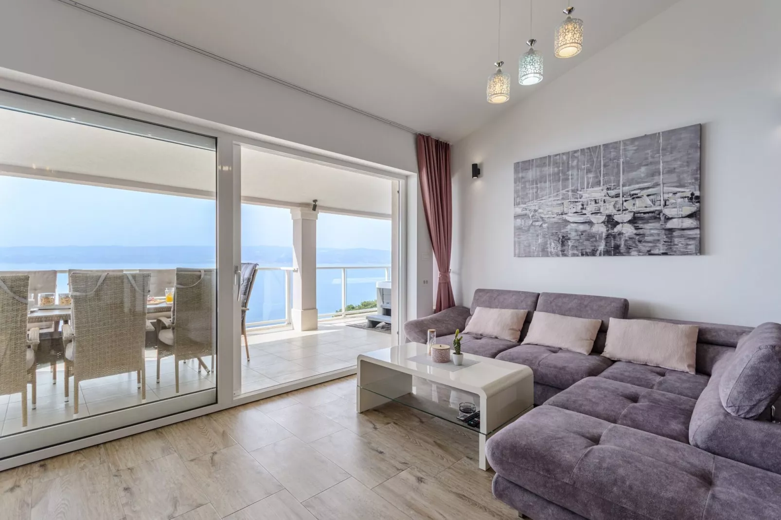 Apartments Hope (Dugi Rat) - Three-Bedroom Apartment with Jacuzzi and Terrace with Sea View-Woonkamer