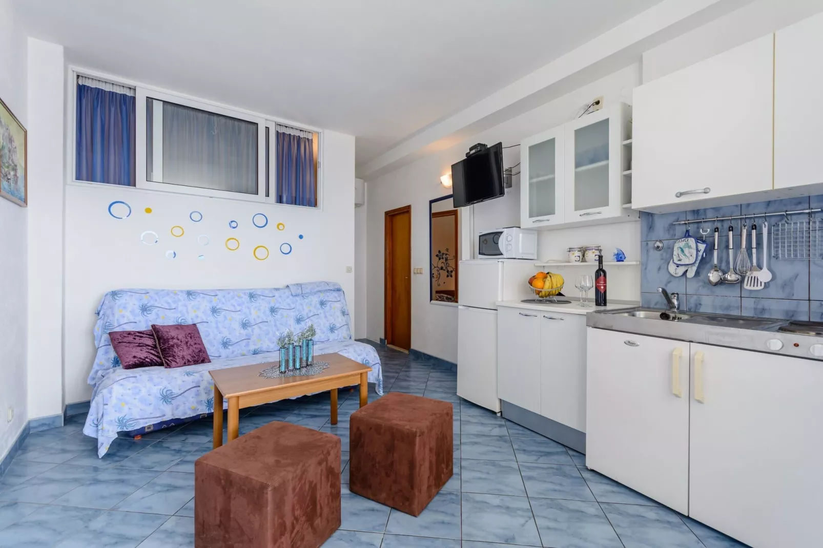 Apartments Hope (Dugi Rat) - One-Bedroom Apartment with Terrace and Sea View (A2)-Keuken