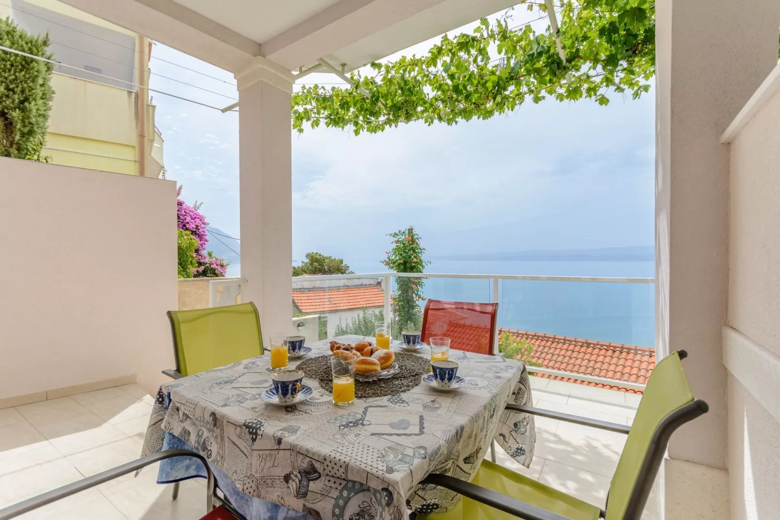 Apartments Hope (Dugi Rat) - One-Bedroom Apartment with Terrace and Sea View (A2)-Terras