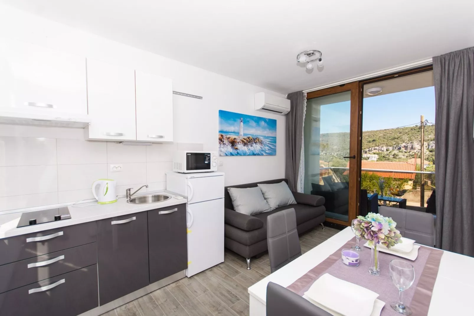 Villa LA - Comfort One-Bedroom Apartment with Terrace and Sea View-Keuken