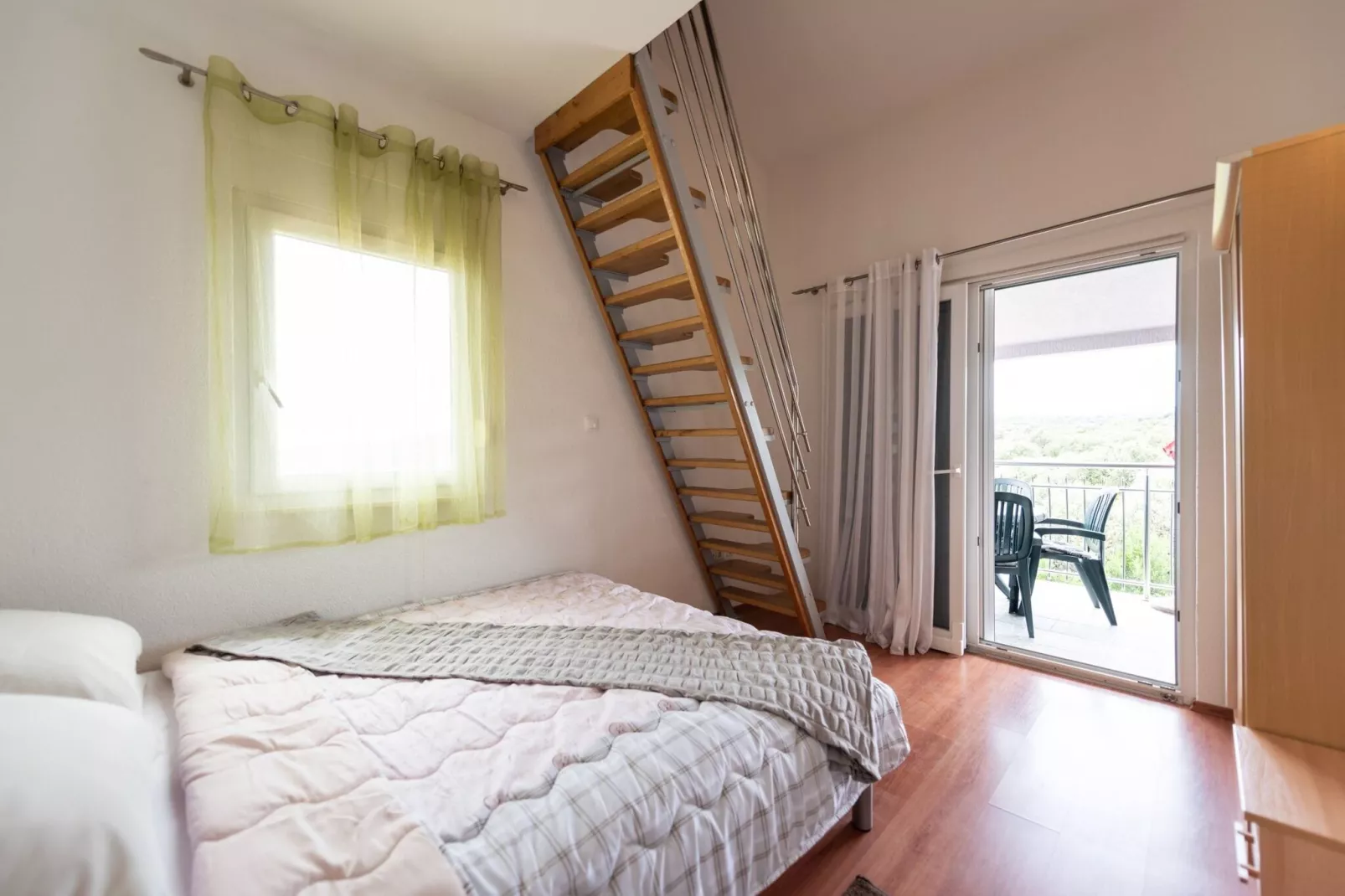 Apartments Karen - Comfort Two Bedroom Apartment with Balcony (A4)-Slaapkamer