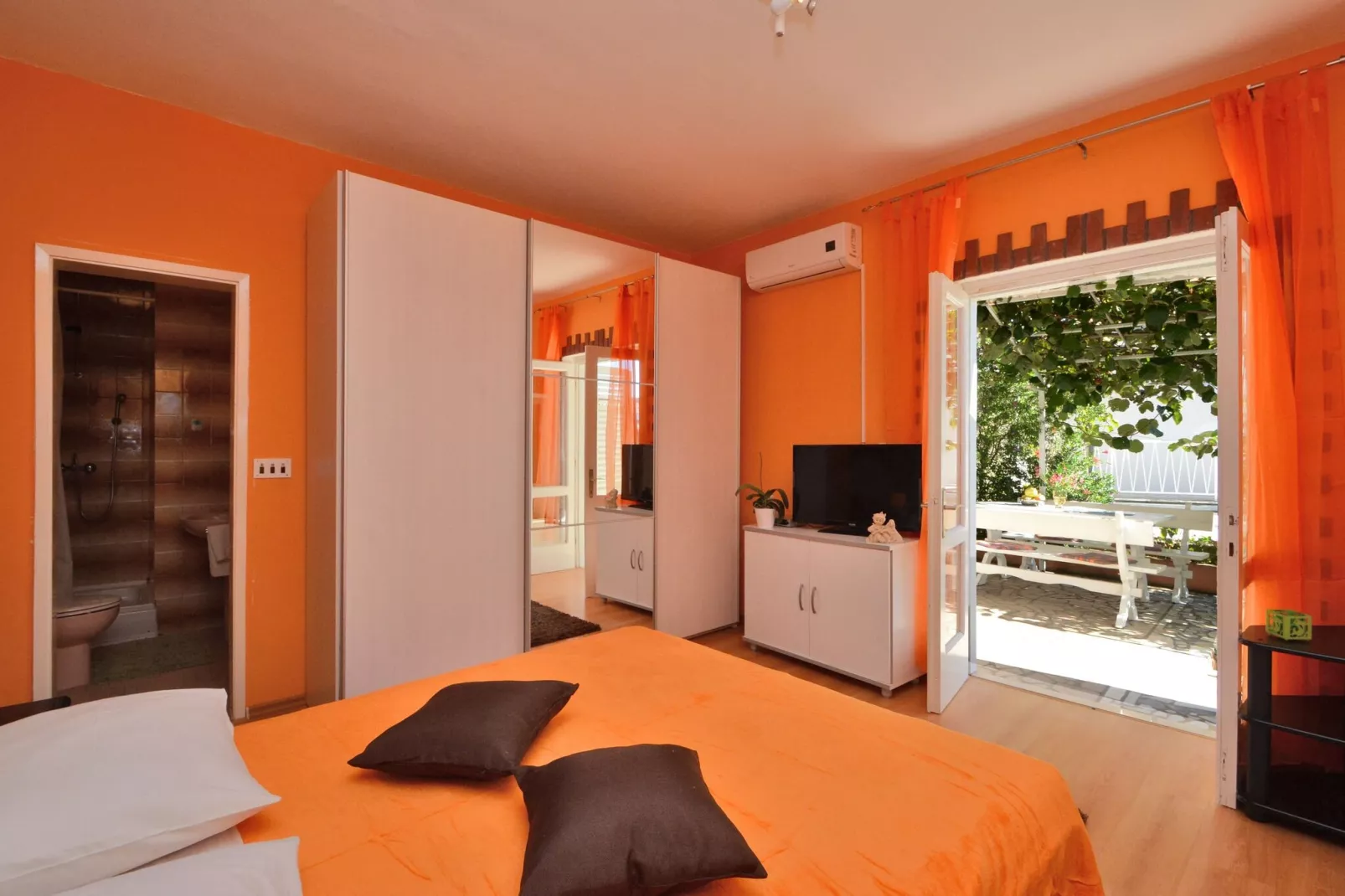 LaidBack Apartments - Two Bedroom Apartment with Terrace and Sea View (Paradise)-Slaapkamer