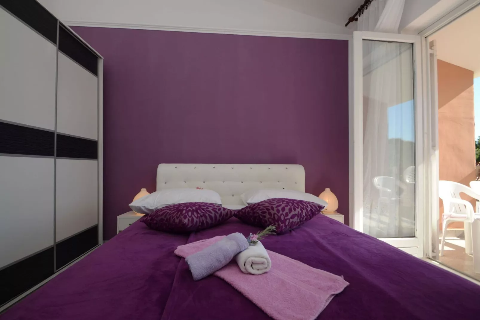 LaidBack Apartments - One Bedroom Apartment with Balcony and Sea View (Lavander)-Slaapkamer