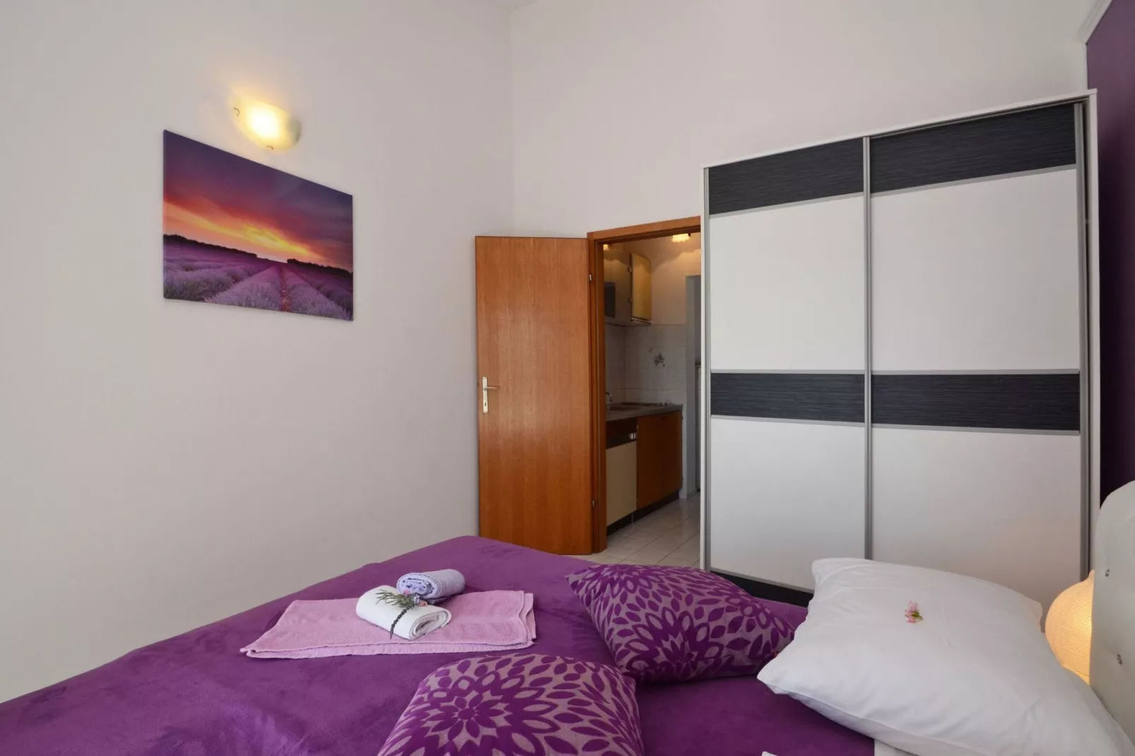 LaidBack Apartments - One Bedroom Apartment with Balcony and Sea View (Lavander)-Slaapkamer