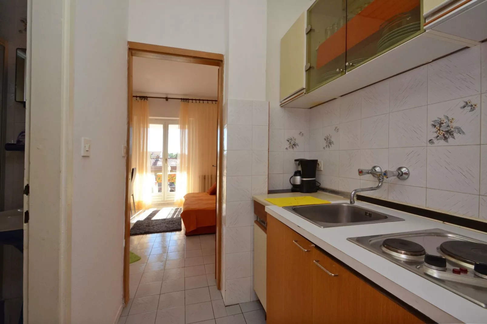 LaidBack Apartments - Comfort One Bedroom Apartment with Balcony and Sea View (Orange)-Keuken