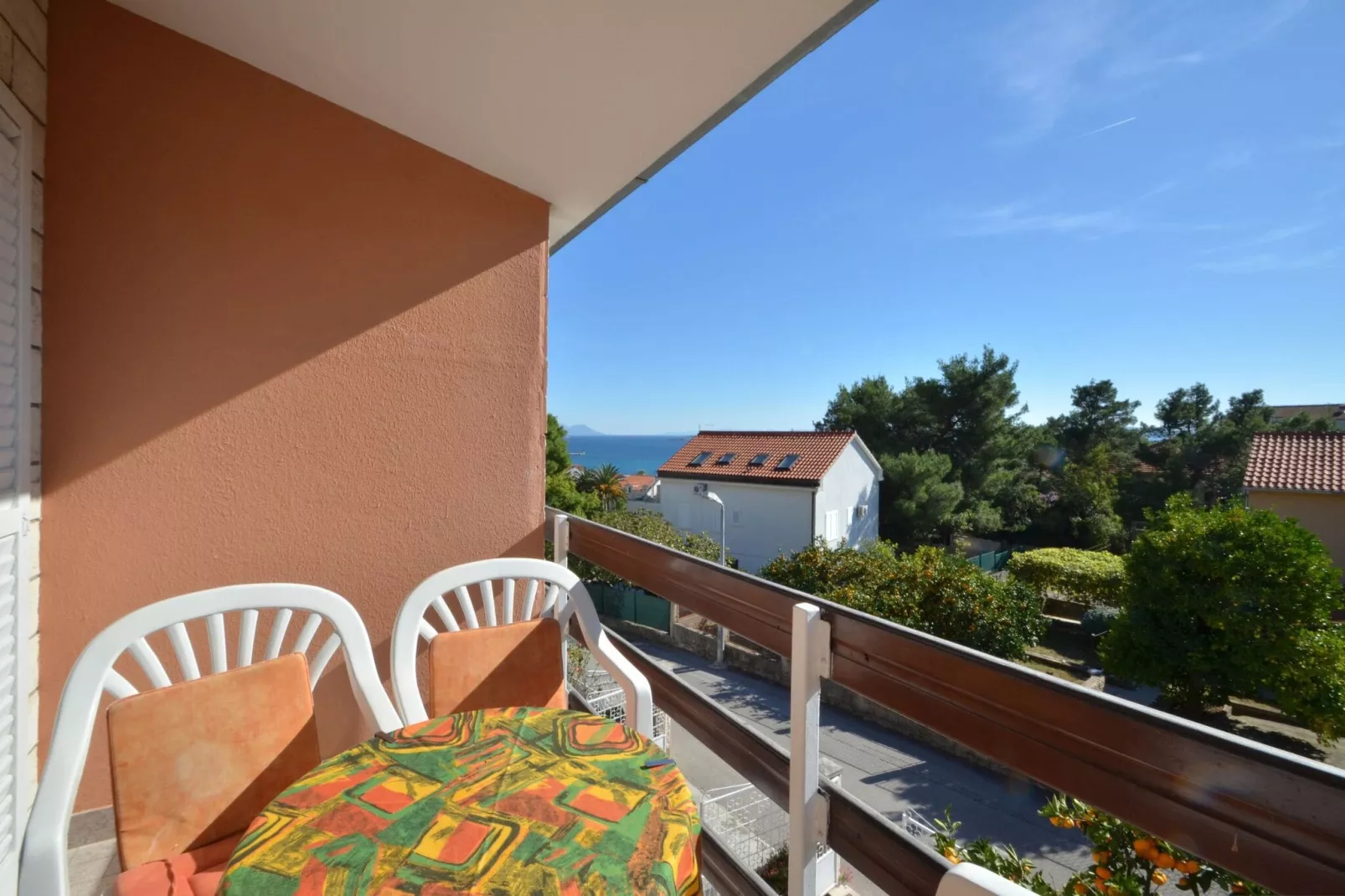 LaidBack Apartments - Comfort One Bedroom Apartment with Balcony and Sea View (Orange)-Uitzicht