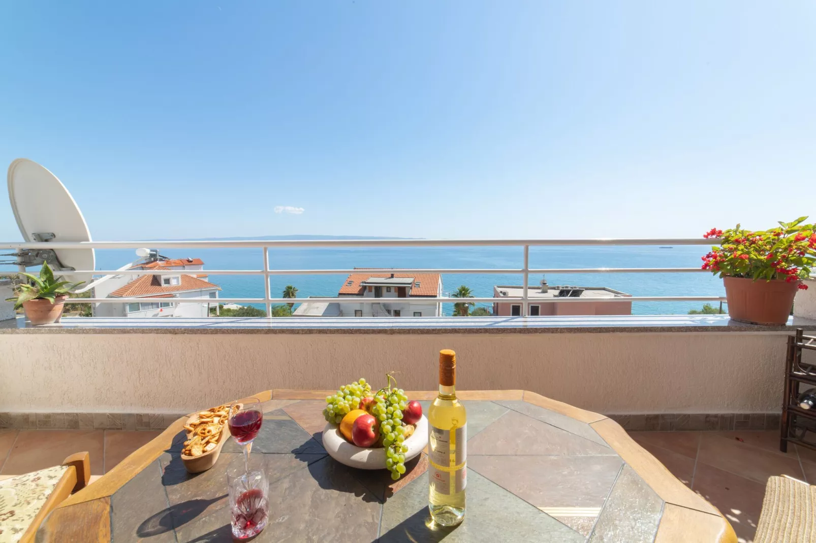 Apartments Sunrise ( Duilovo ) -Superior Three Bedroom Apartment with Sea View Terrace-Terras