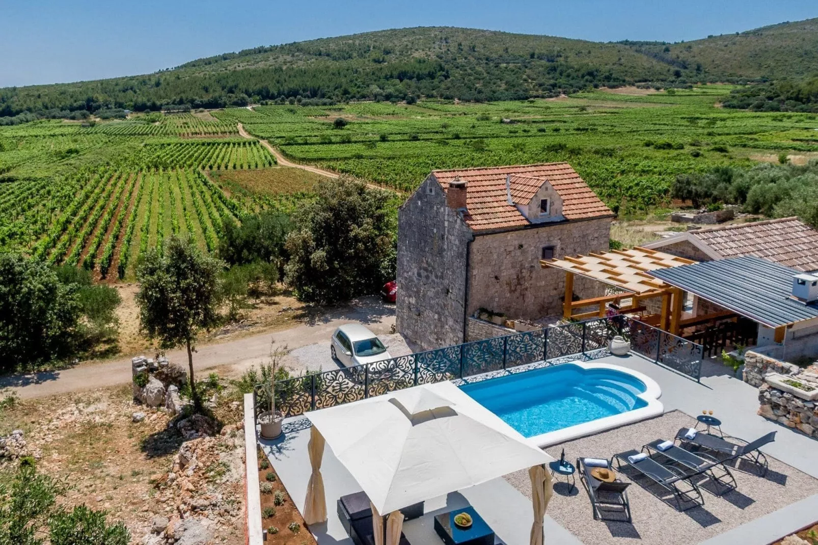 Stone House Prapatna-Two Bedroom Holiday Home with Swimming Pool-Uitzicht