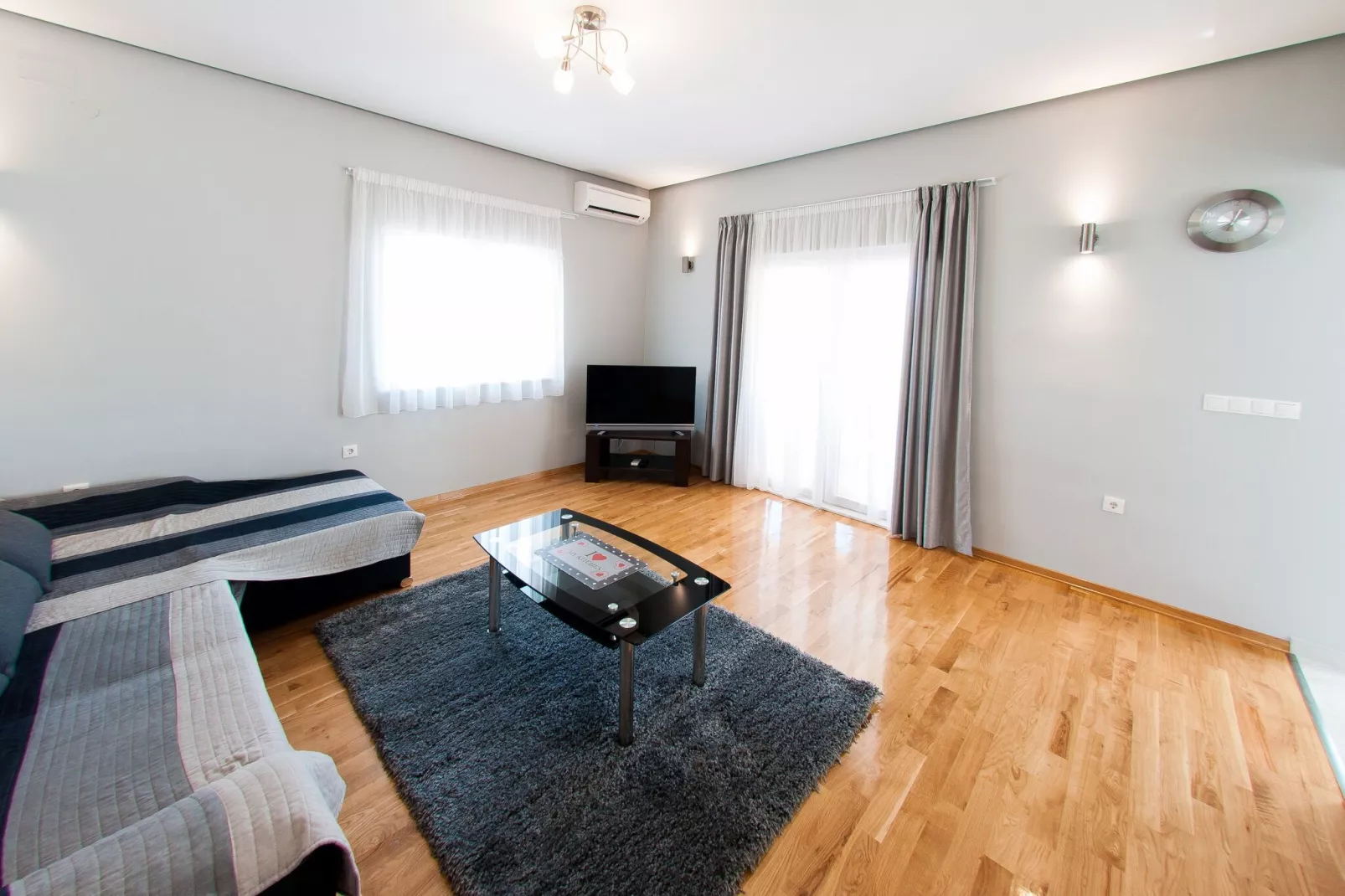 Apartments Anita-Luxury Three Bedroom Apartment with Terrace