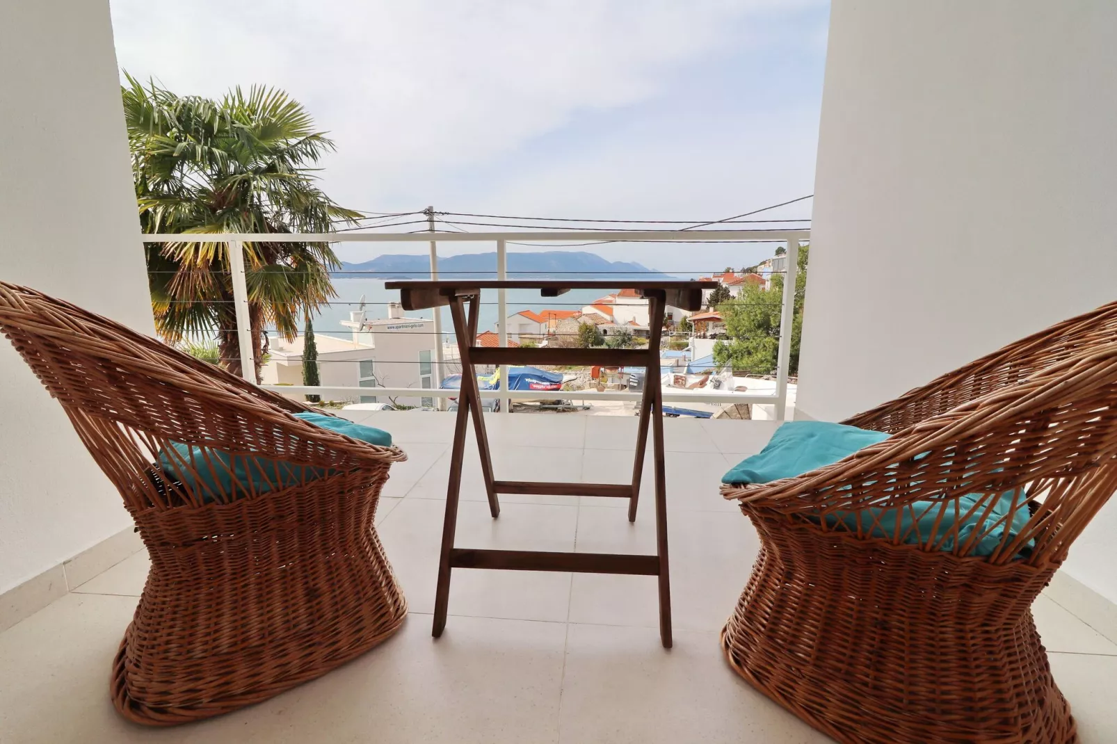 Holiday Home Rosemary-Three Bedroom Holiday Home with Terrace and Partial Sea View-Terrasbalkon