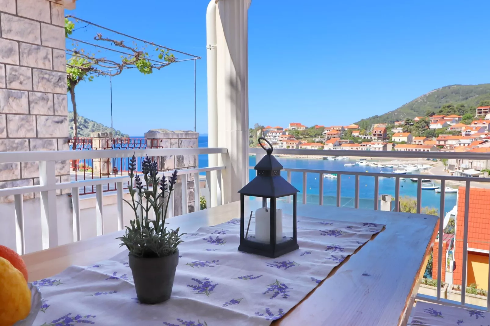 Apartments Peselj-Three Bedroom Apartment with Terrace and Sea View