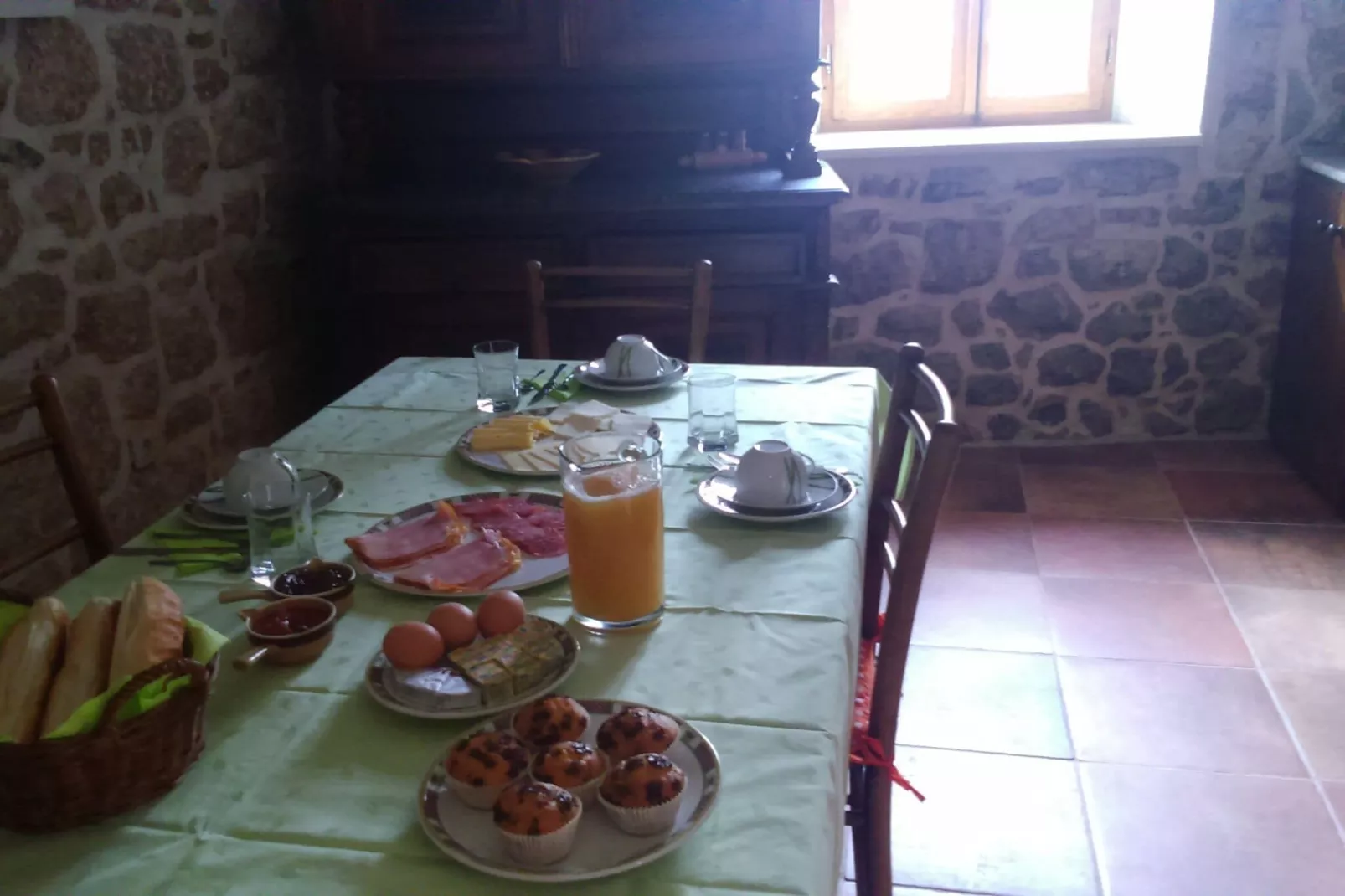 Holiday Home Stari Zoganj - Two Bedroom Holiday Home with Terrace and Swimming Pool-Eetkamer