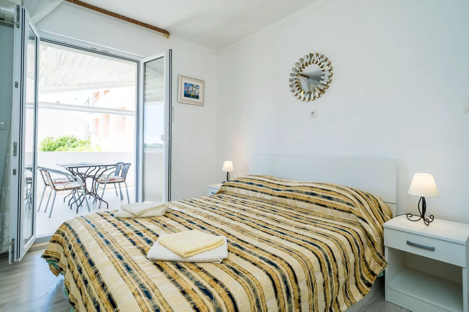 Villa Marija-Comfort One Bedroom Apartments-Slaapkamer