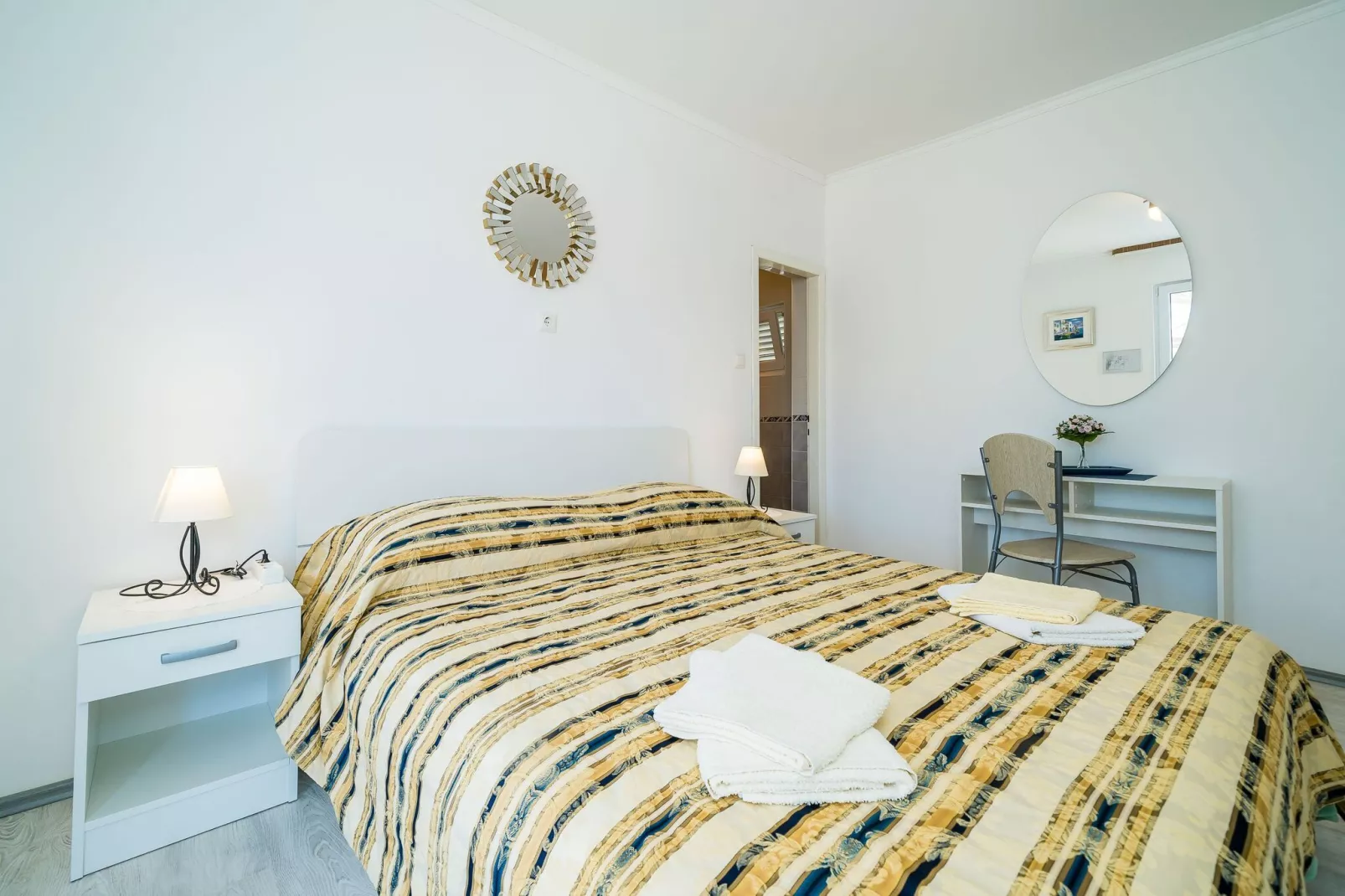 Villa Marija-Comfort One Bedroom Apartments-Slaapkamer