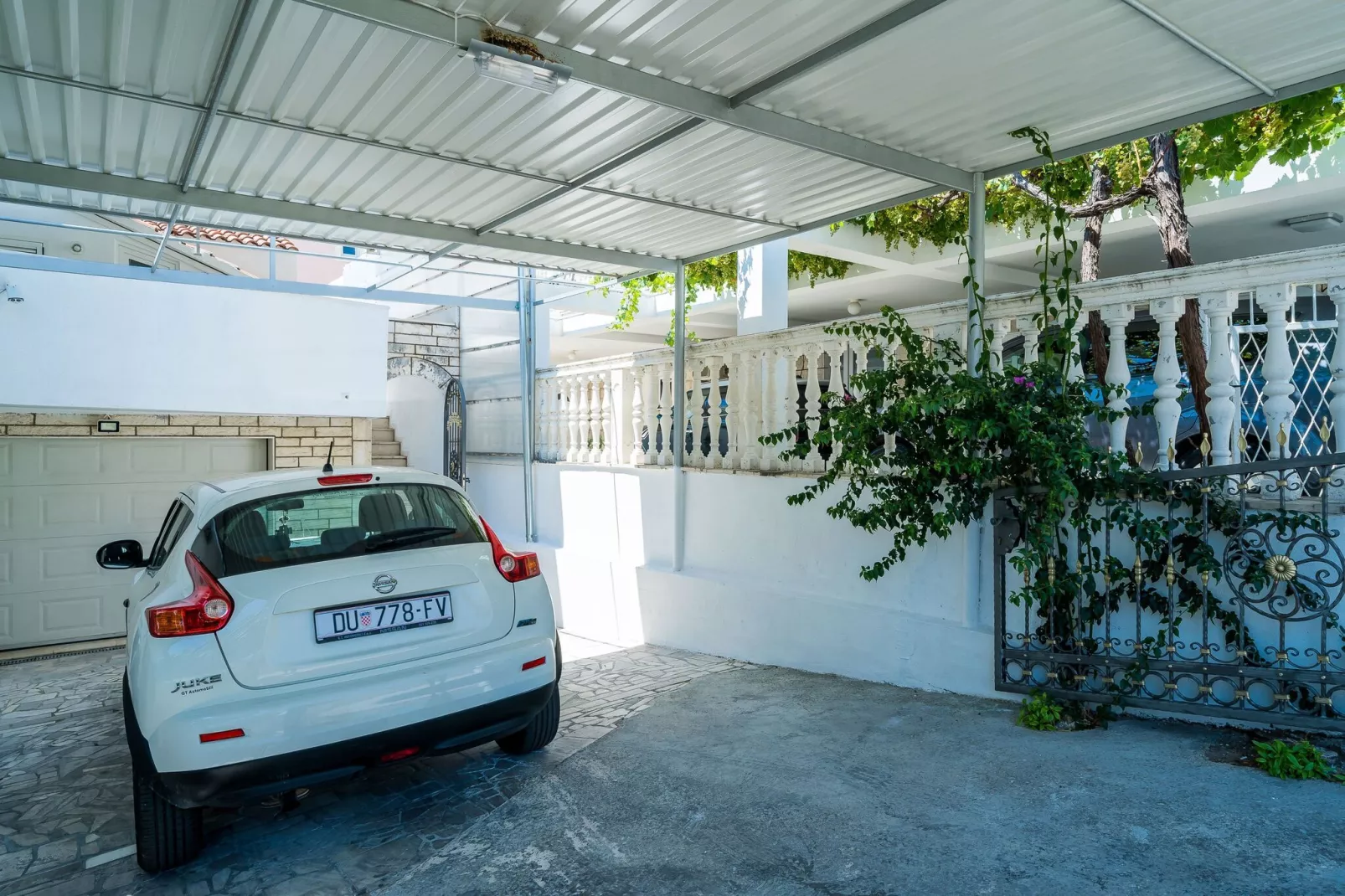 Villa Marija-Comfort One Bedroom Apartments-Parkeerplaats