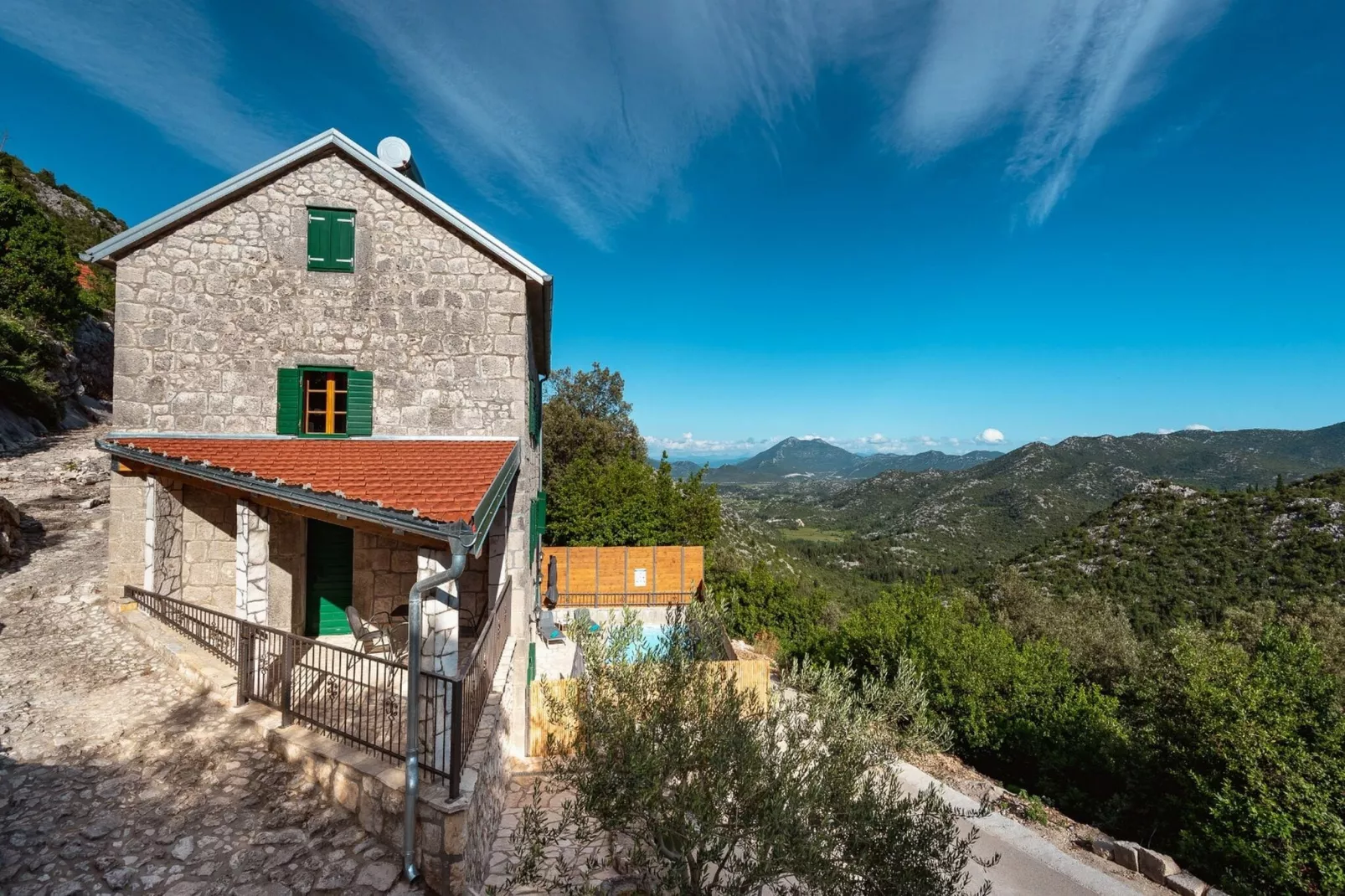 Villa Lazini Dvori - Two Bedroom Stone House Villa with Private Pool-Buitenlucht