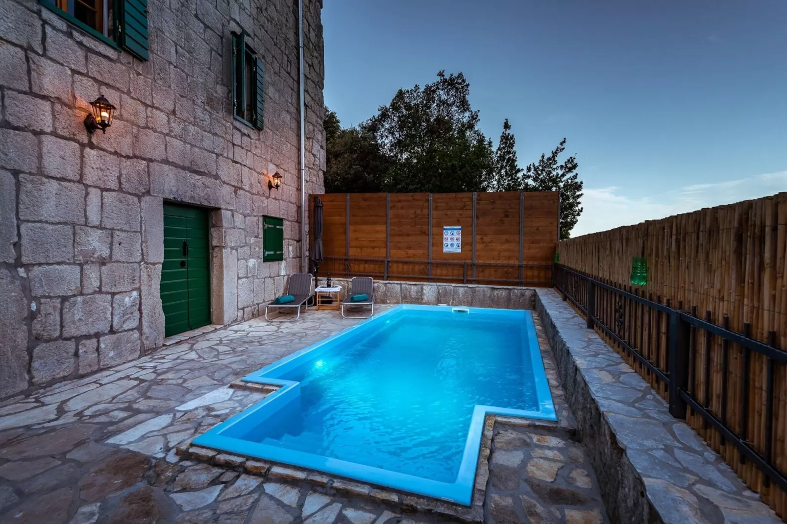 Villa Lazini Dvori - Two Bedroom Stone House Villa with Private Pool-Zwembad