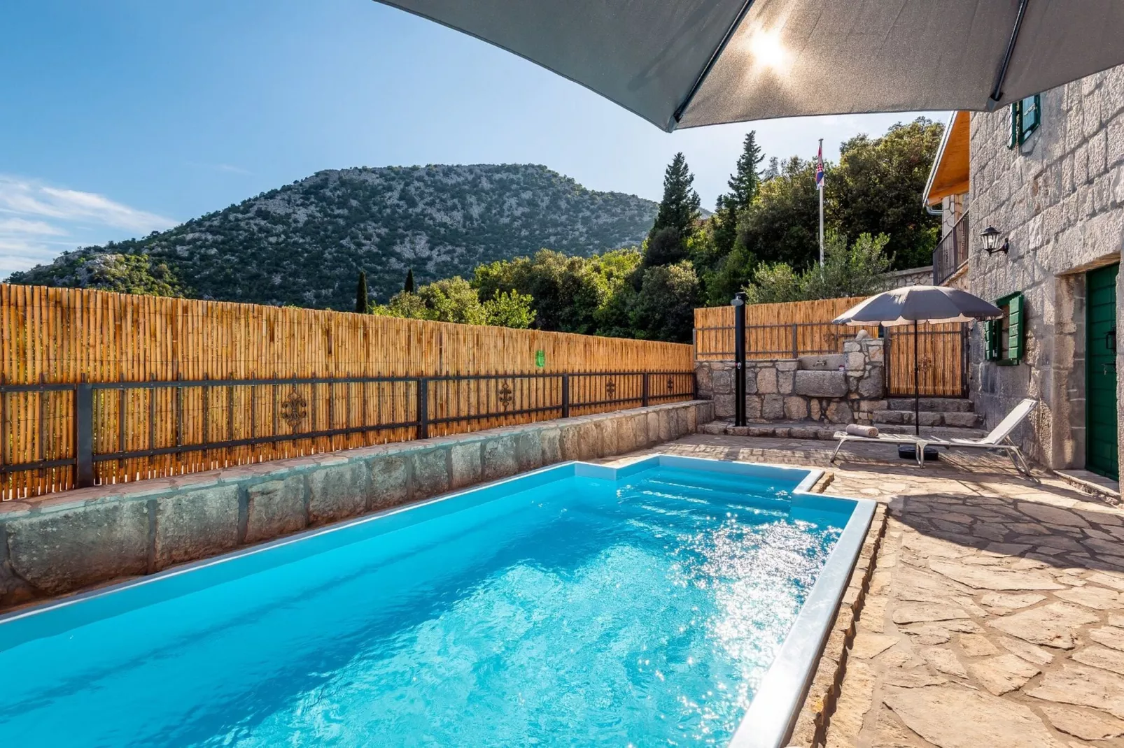 Villa Lazini Dvori - Two Bedroom Stone House Villa with Private Pool-Zwembad