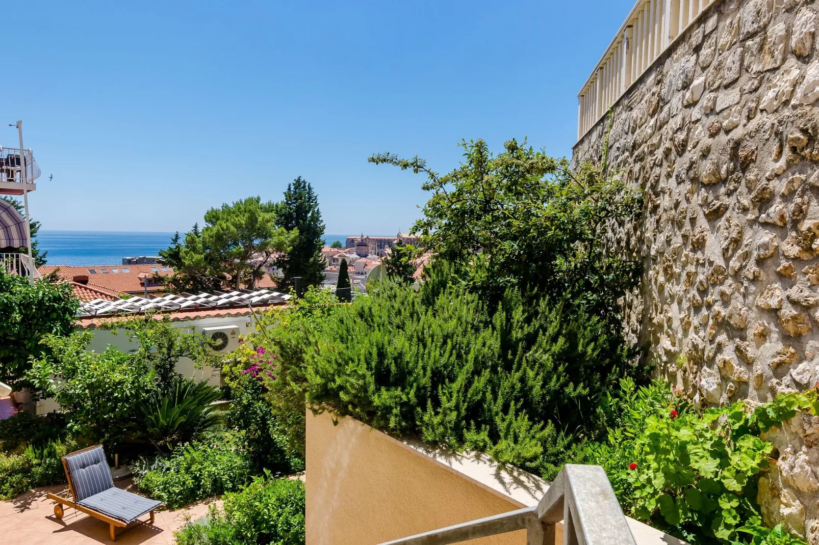 Private Garden Apartment Dubrovnik - Two-Bedroom Apartment with Garden and Terrace-Tuinen zomer