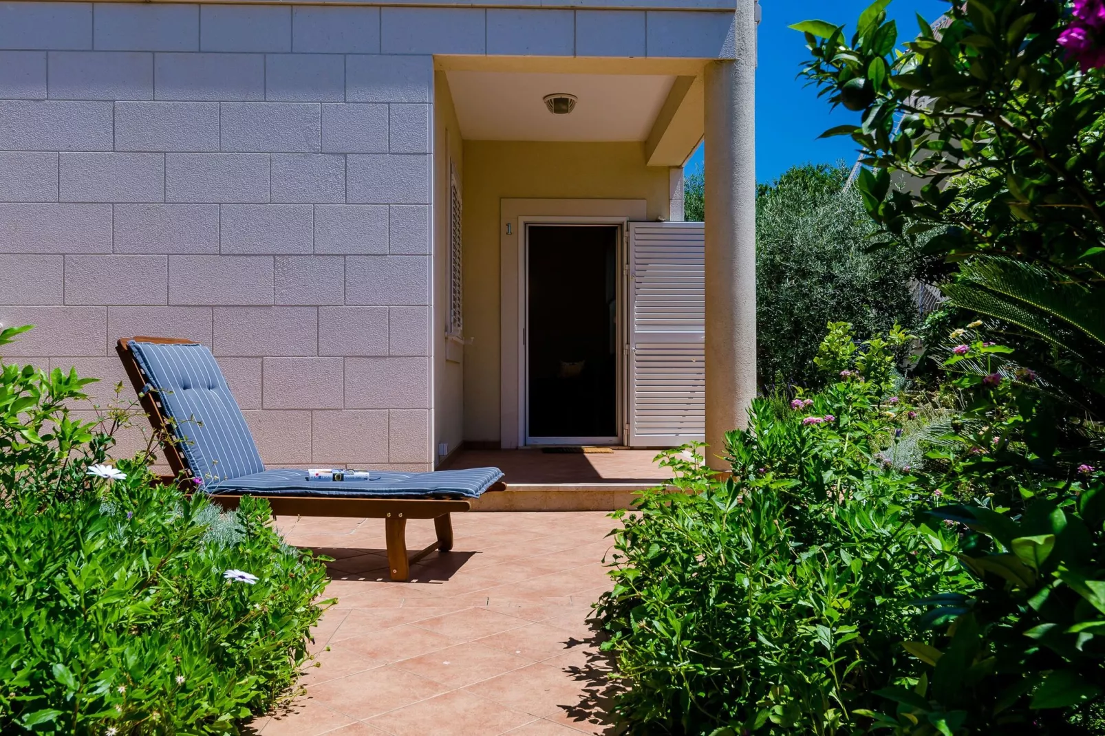 Private Garden Apartment Dubrovnik - Two-Bedroom Apartment with Garden and Terrace-Tuinen zomer