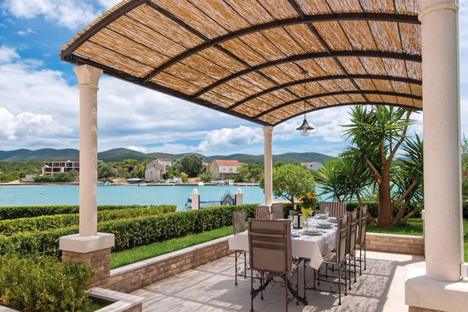 Holiday Home Lovište-Three Bedroom Holiday Home with Pool and  Sea View-Terras