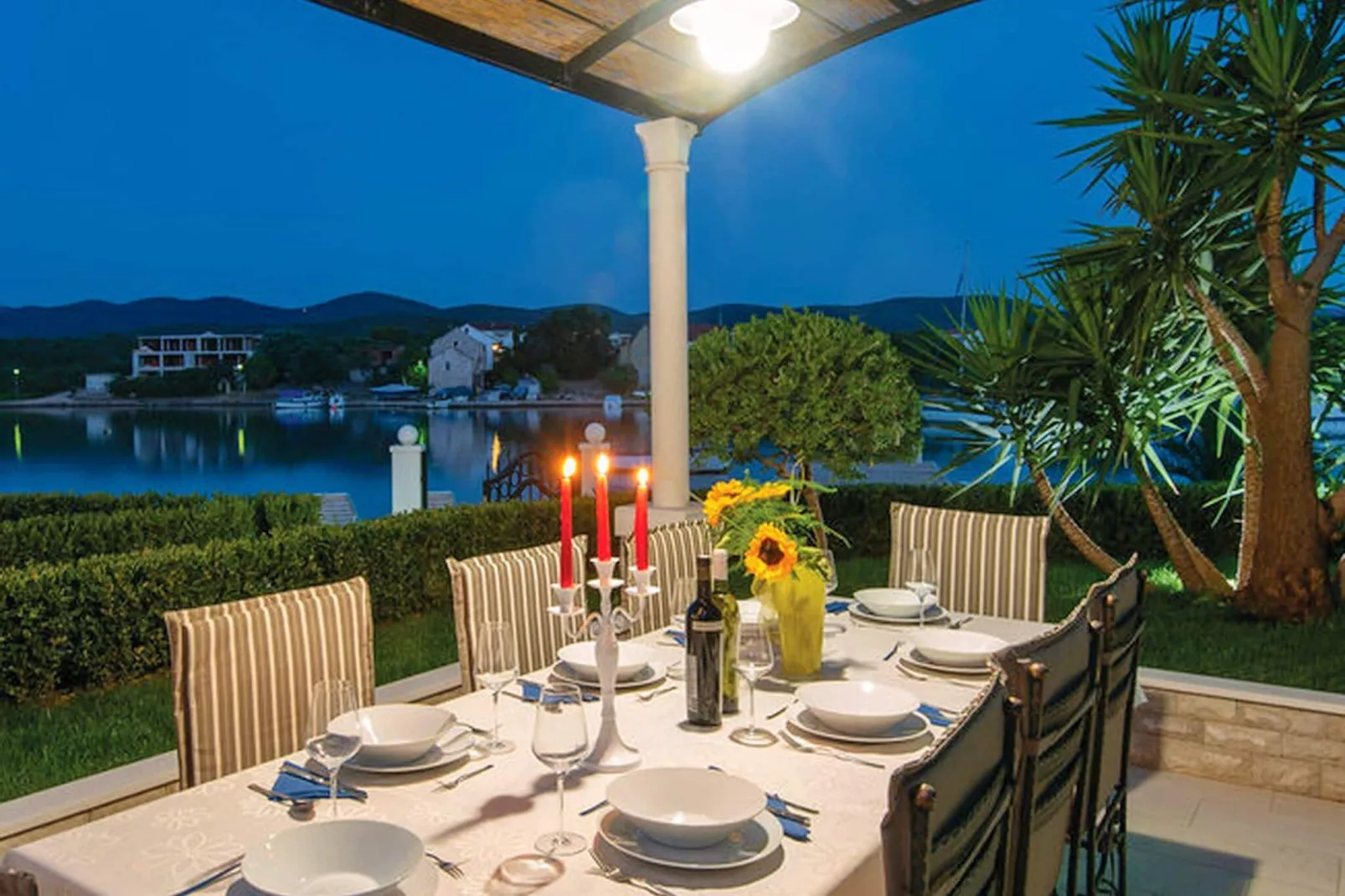 Holiday Home Lovište-Three Bedroom Holiday Home with Pool and  Sea View-Terras