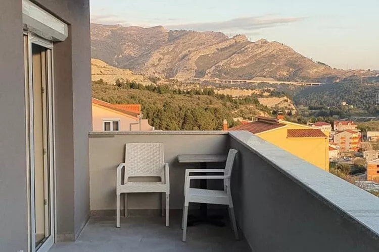 Apartments Villa Salona Sky - Deluxe One Bedroom Apartment with Balcony (4)-Terrasbalkon