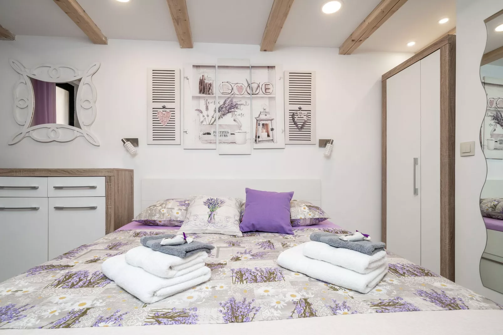 Lavender Room - Double Room (Ground Floor)-Slaapkamer