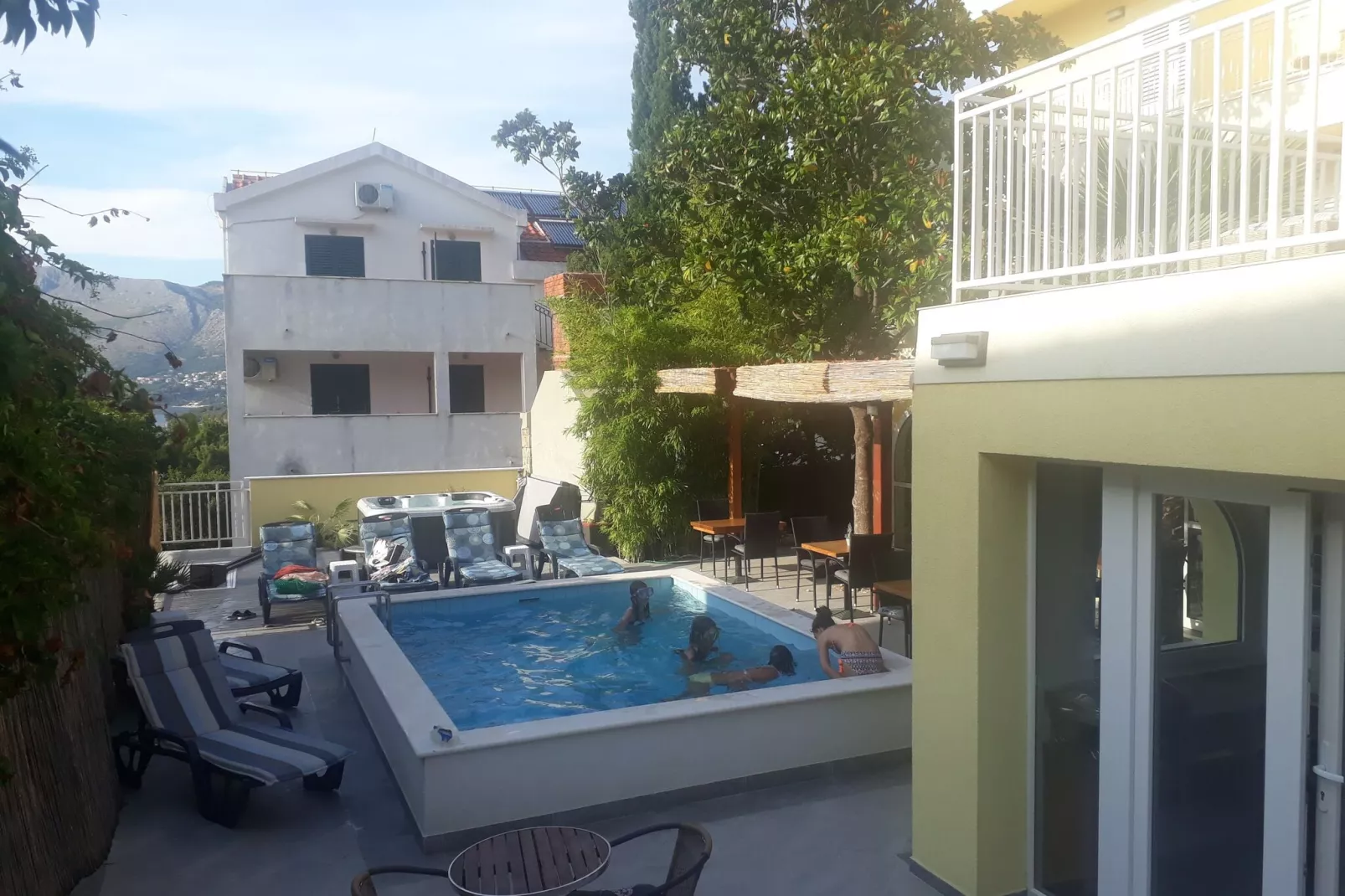 Castelletto - Deluxe Double Room with Sea View and Airport Transfer-Zwembad