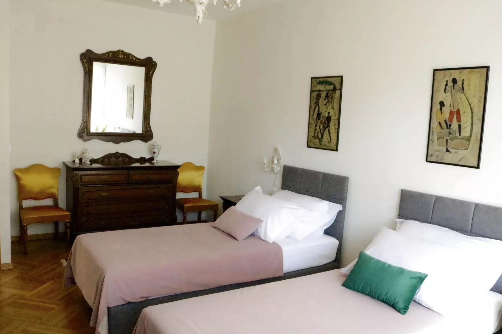 Luxury Suite Jasmin-Two Bedroom Suite with Hot Tub-Slaapkamer