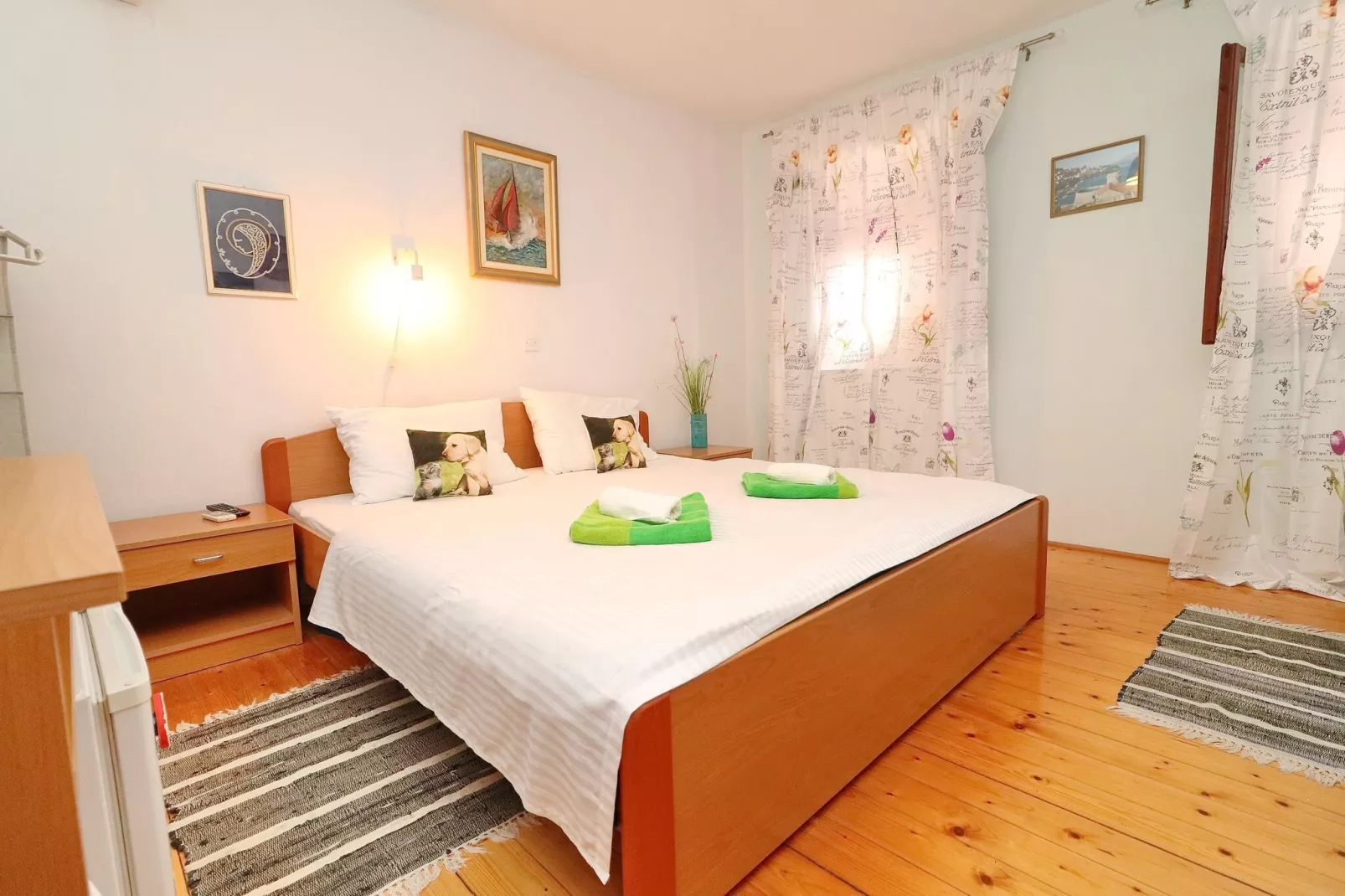 Guest House Jungher - Triple Room-Slaapkamer