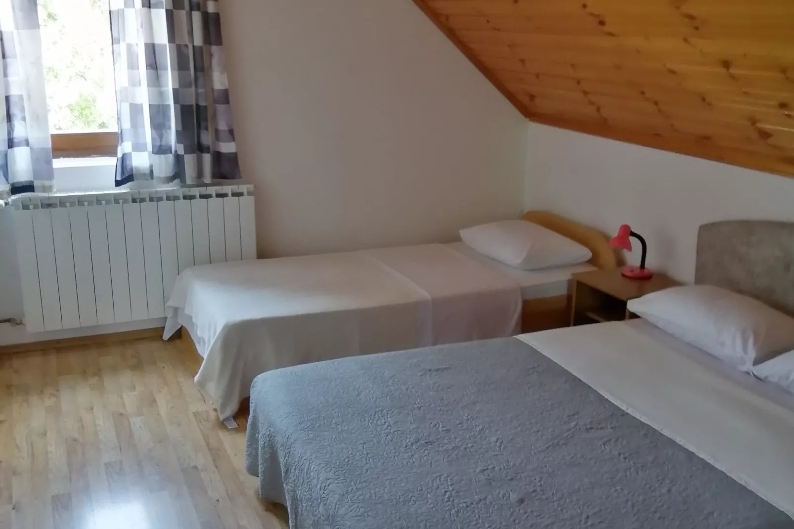 Guesthouse Žafran- Two Bedroom Apartment-Slaapkamer