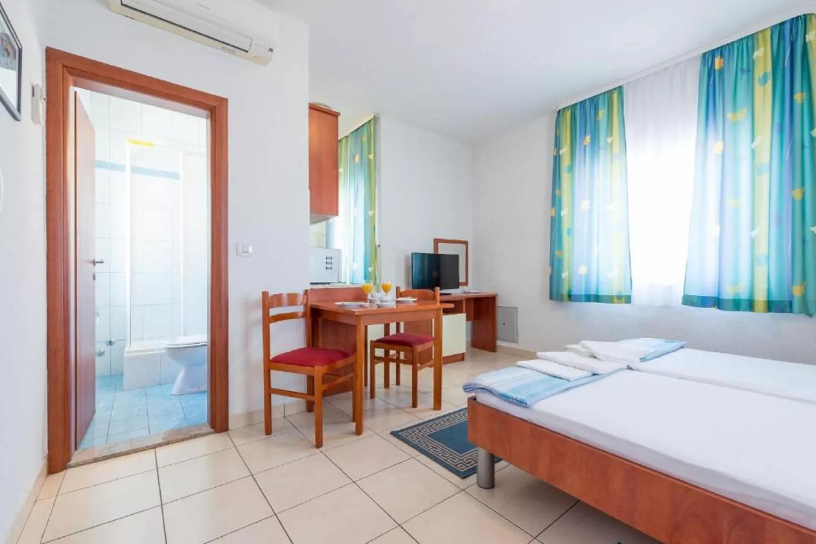 Villa Borna Apartments - Superior Studio Apartment with Terrace and Sea View (2 Adults) - br. 9-Binnen